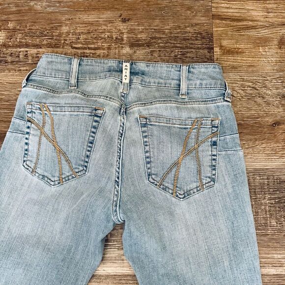 Ariat R.E.A.L Hallie Flare Jean Mid-Rise Light Wash Denim Size 28R - Picture 7 of 13